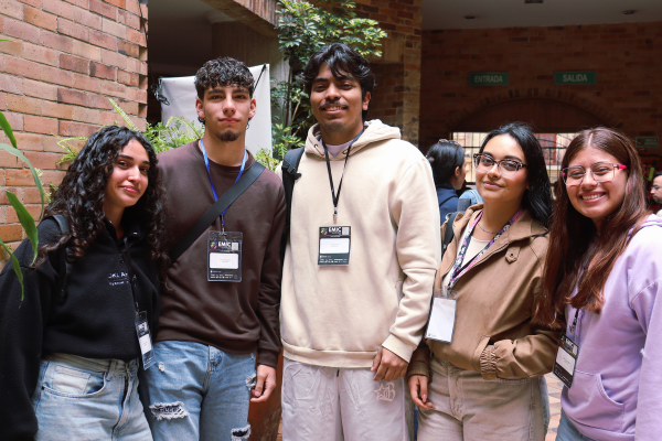 Asistentes del primer día al II Encuentro de Microbiología.